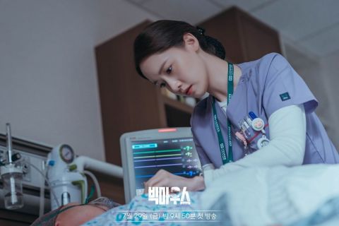 《黑话律师》为饰演好「护理师」时常谘询专业人士！润娥：「这是个内心强大的角色，朝著自己认为的正确方向走到最后」 韩剧 第1张-剧情网