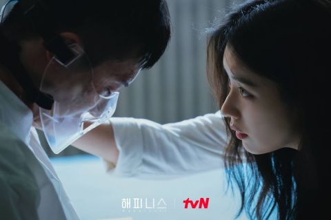 [无雷]《Happiness》首播获好评！都会惊悚感染病题材奏效，特别演出的李奎炯表现太抢眼！ 韩剧 第2张-剧情网