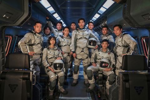 Netflix 公开下半年～明年2月定档新作！刘亚仁《地狱公使》、孔刘＆裴斗娜《寂静的大海》等，每部都超期待！ 韩剧 第5张-剧情网