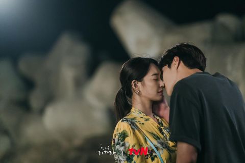 tvN 最懂观众的心！特别剪辑《海岸村恰恰恰》X《柔美的细胞小将》热吻KISS戏，恋爱细胞大复活～ 韩剧 第4张-剧情网