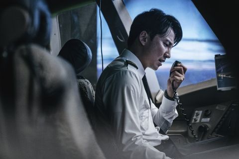 华丽卡司8/4於香港上映；8/12在台上映！《紧急迫降》从宋康昊到任时完、遭遇这场大型空难的角色们 韩国电影 第5张-剧情网