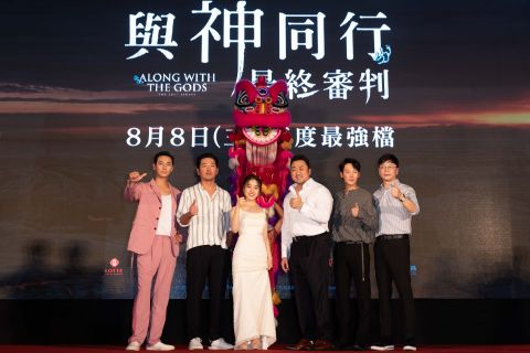 《与神同行2》导演率众演员来台  现场挤爆3000位粉丝抢当贵人 韩国电影 第2张-剧情网