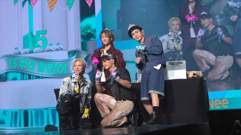 人气男团SHINee出道15周年纪念电影《MY SHINee WORLD》将在11月初上映，珍贵的五人合体海报公开！ 韩国电影 第4张-剧情网