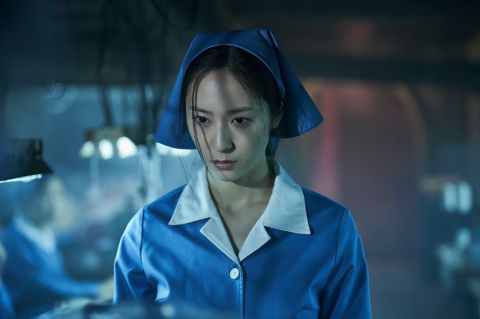 Krystal大银幕新作《诓世巨作：蜘蛛窝新宇宙》上映，谈f(x)合体可能性难掩遗憾：「没想到《4 Walls》是最后一张专辑」 明星 第2张-剧情网