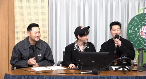 如果演唱会上没有「中指手灯」的话，能否直接「比中指」？ Epik High 回应太爆笑 XD 明星 第3张-剧情网